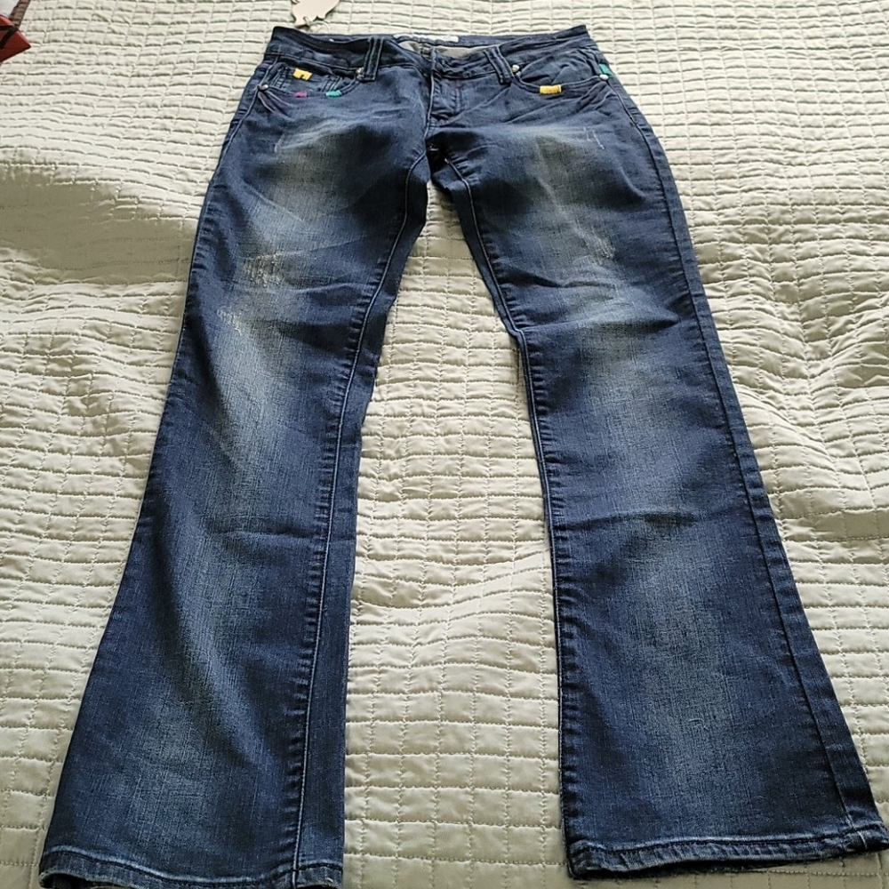 Liuces jeans